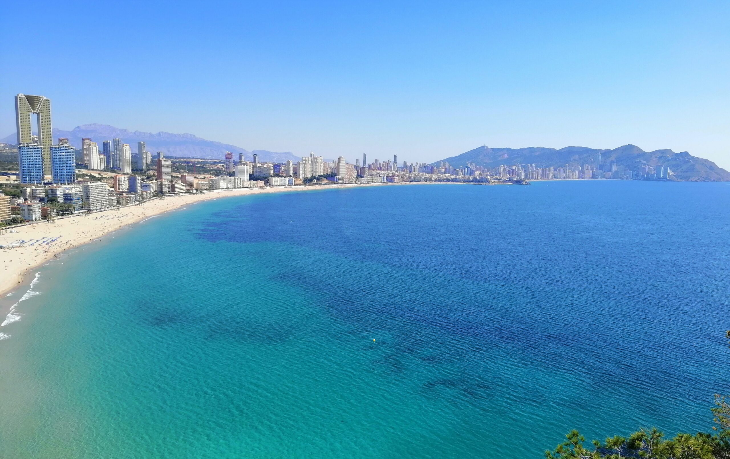 Vista de la Playa de Poniente de Benidorm desde la Ermita