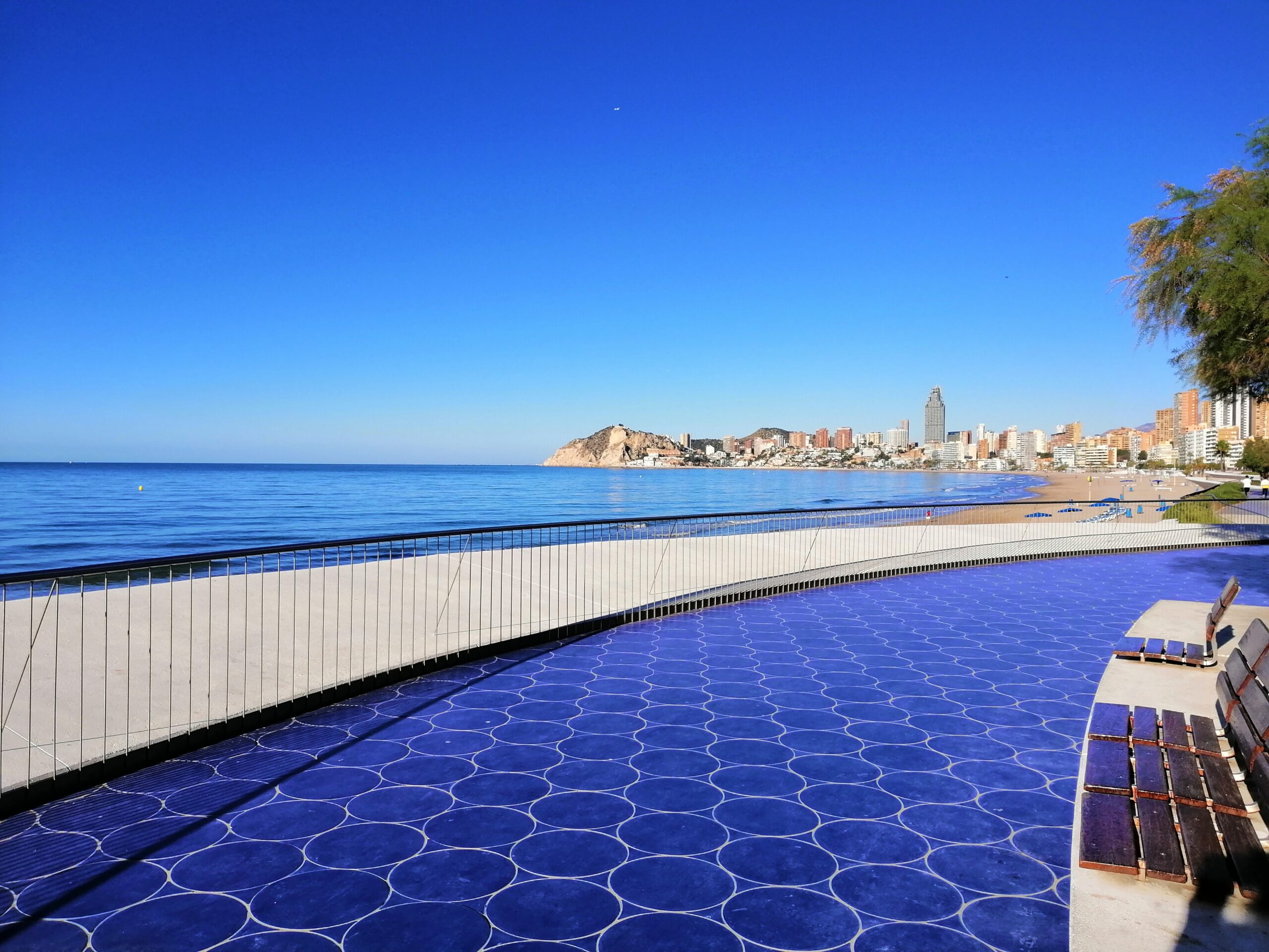LAS 5 MEJORES PLAYAS Y CALAS DE BENIDORM PARA DISFRUTAR EN VERANO